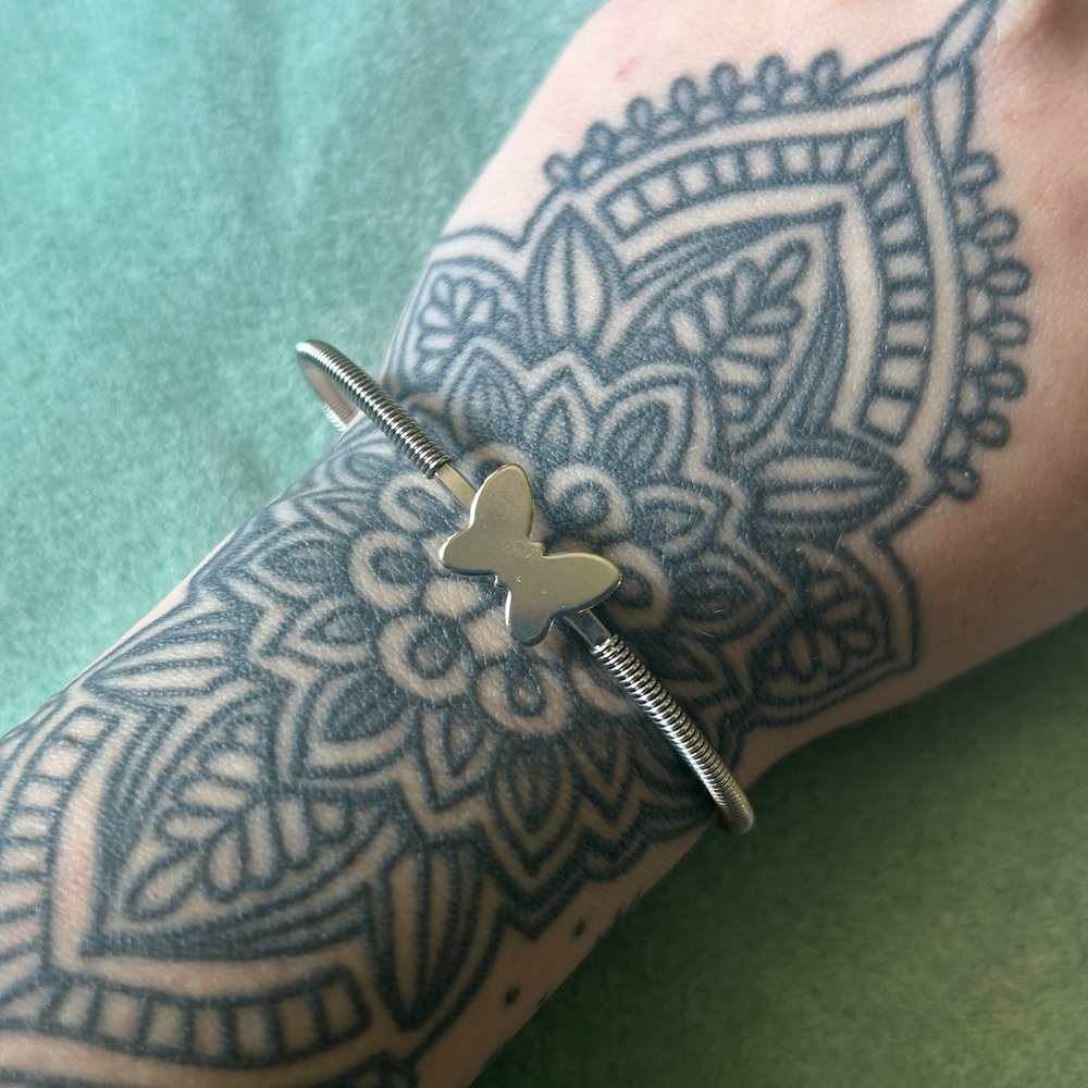 🍓VTG DEADSTOCK 1980s SILVER BUTTERFLY BANGLE BRACELET